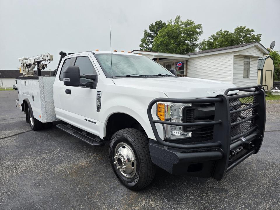 ford f-350 super duty chassis cab 2017 1FD8X3HT9HED08101 image ford f-350 super duty chassis cab 2017 1FD8X3HT9HED08101 image